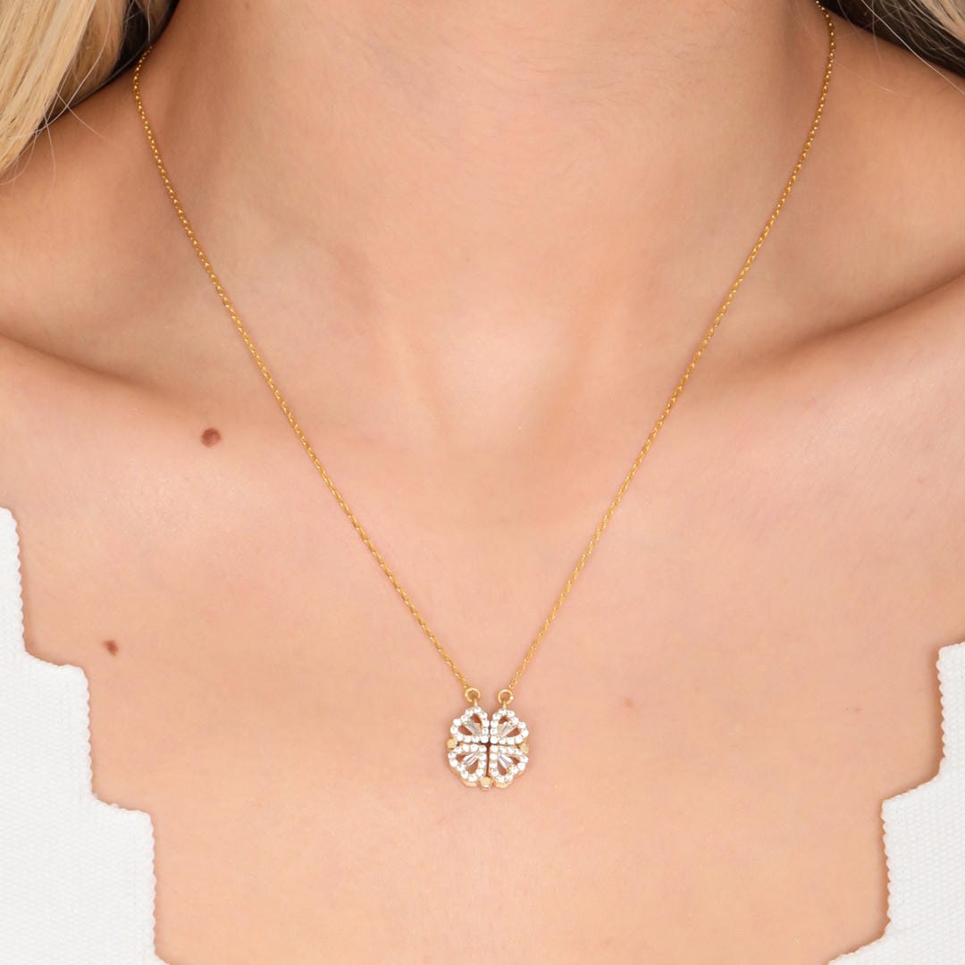 Collier en Or Trèfle avec Pendentif Cœur en Zircon