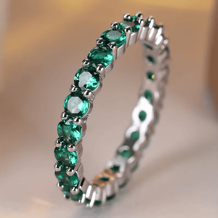 Bague Éternité Délicate en Émeraude