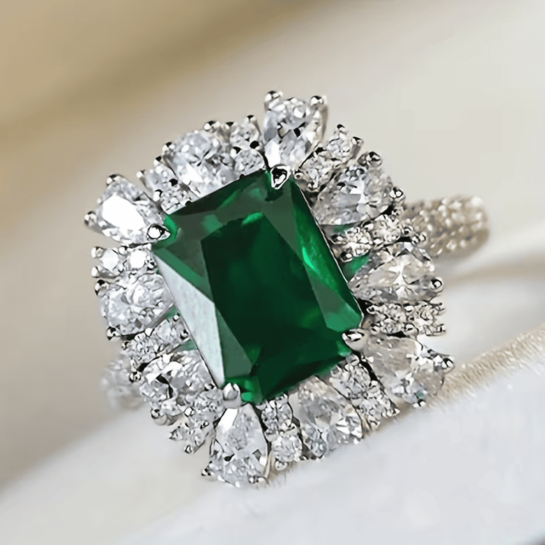 Bague Halo en Émeraude Impériale
