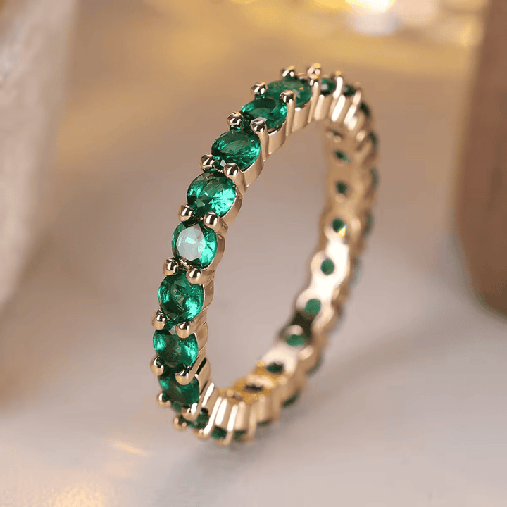 Bague Éternité Délicate en Émeraude