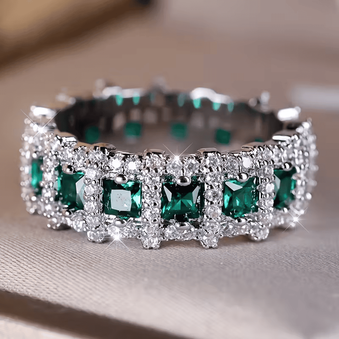 Bague Éternité en Émeraude de Luxe