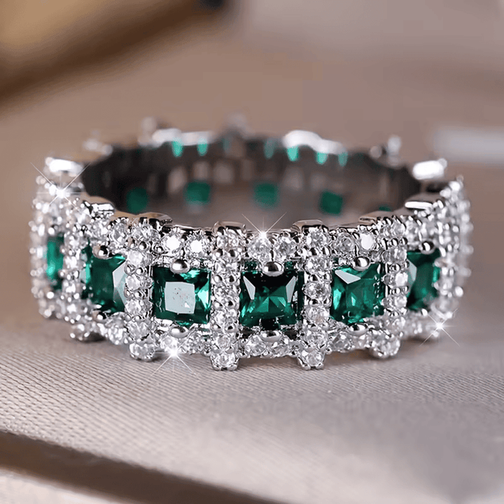 Bague Éternité en Émeraude de Luxe