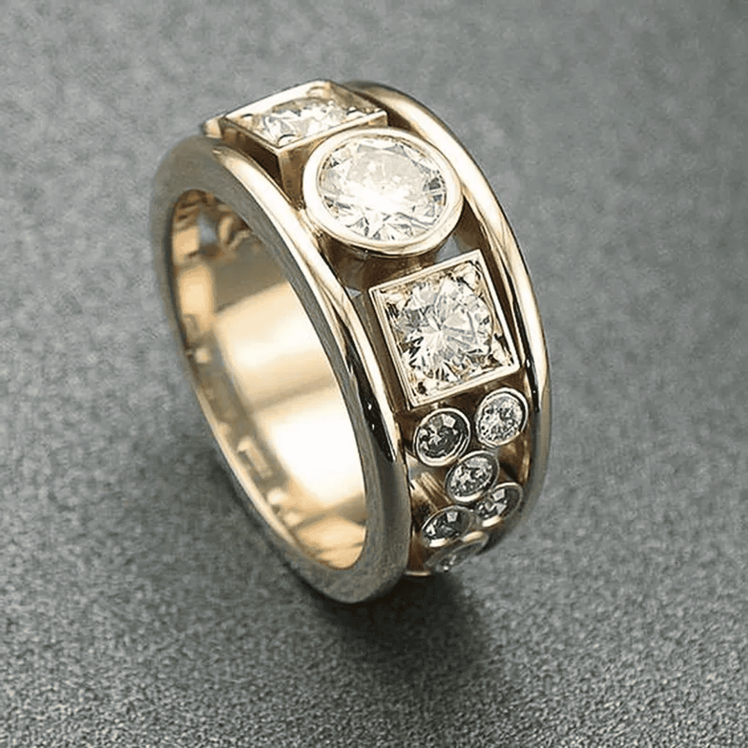 Bague Vintage en Or ornée de Zircon Cubique