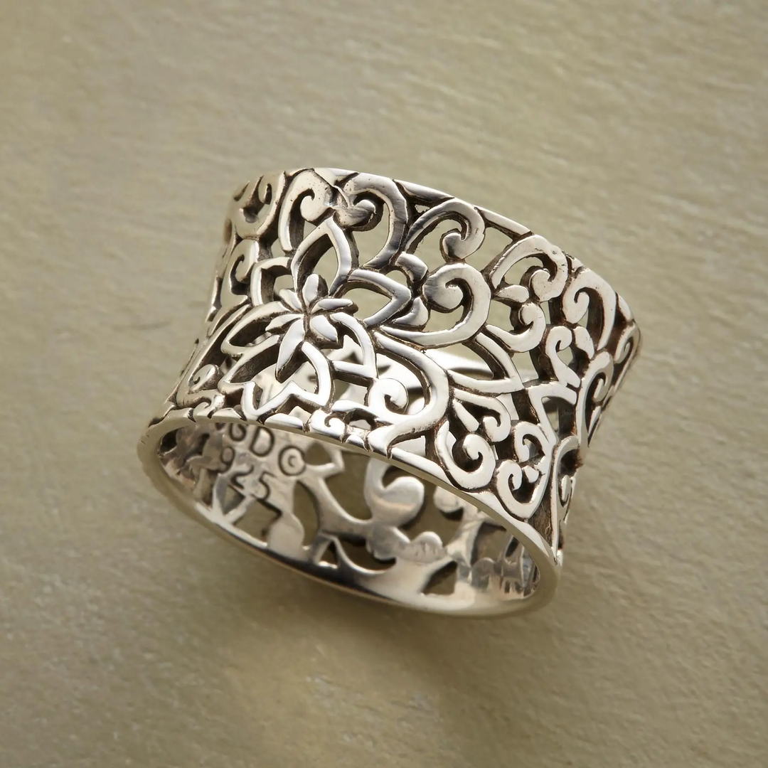 Bague Creuse Élégante en Argent Vintage