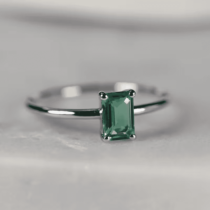 Bague Élégante Muse en Émeraude