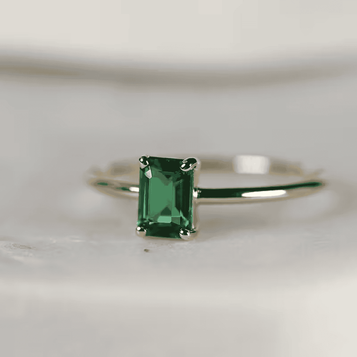 Bague Élégante Muse en Émeraude