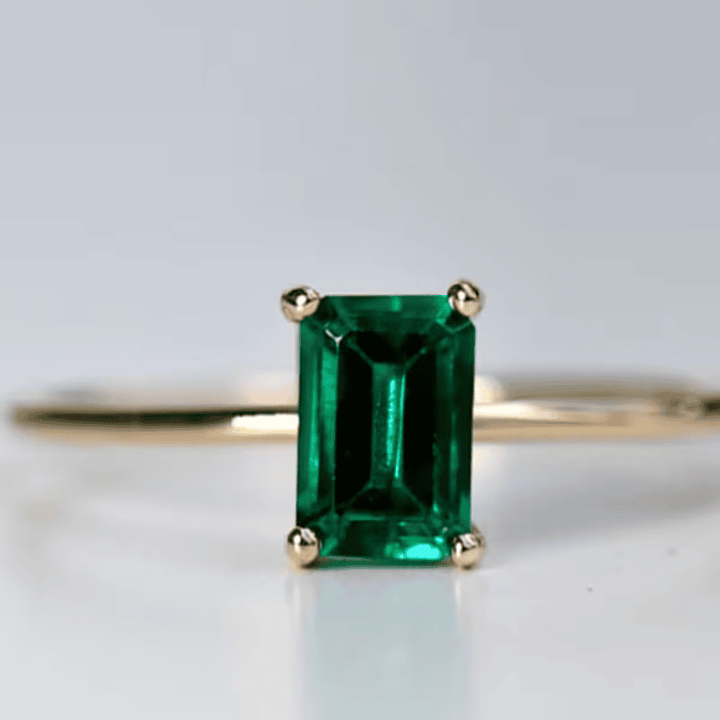 Bague Élégante Muse en Émeraude