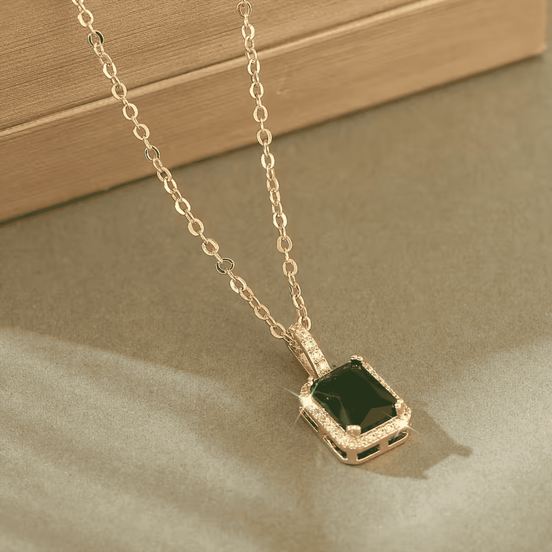 Collier Grâce Émeraude Élégant