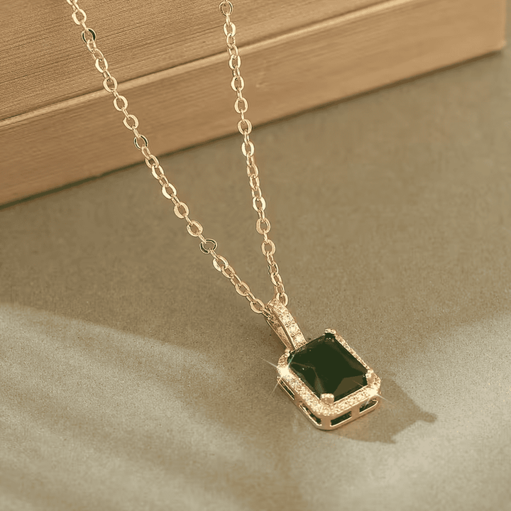 Collier Grâce Émeraude Élégant