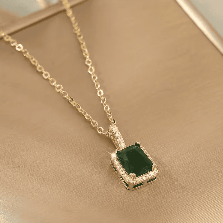 Collier Grâce Émeraude Élégant