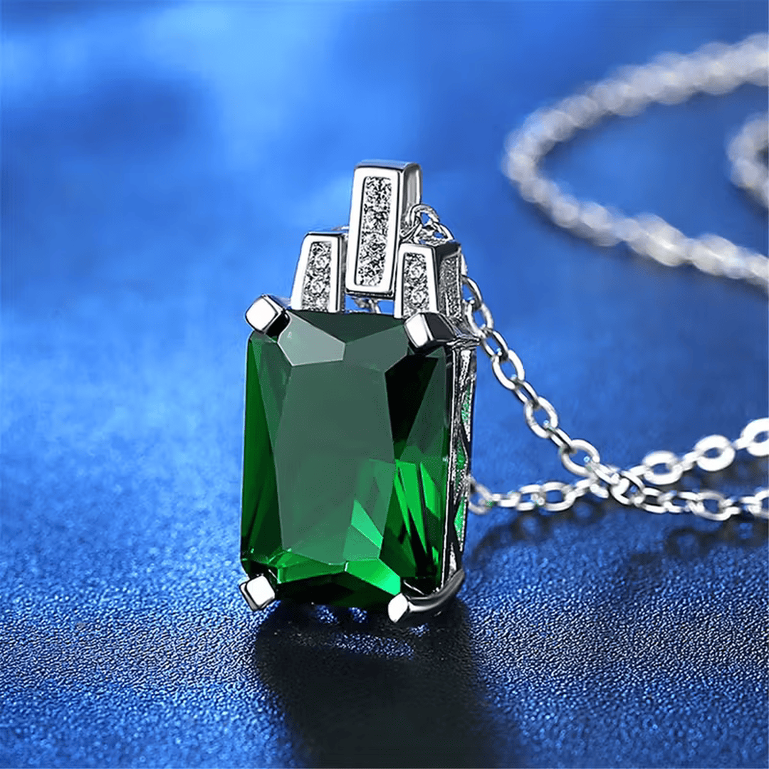 Collier urbain en émeraude baguette