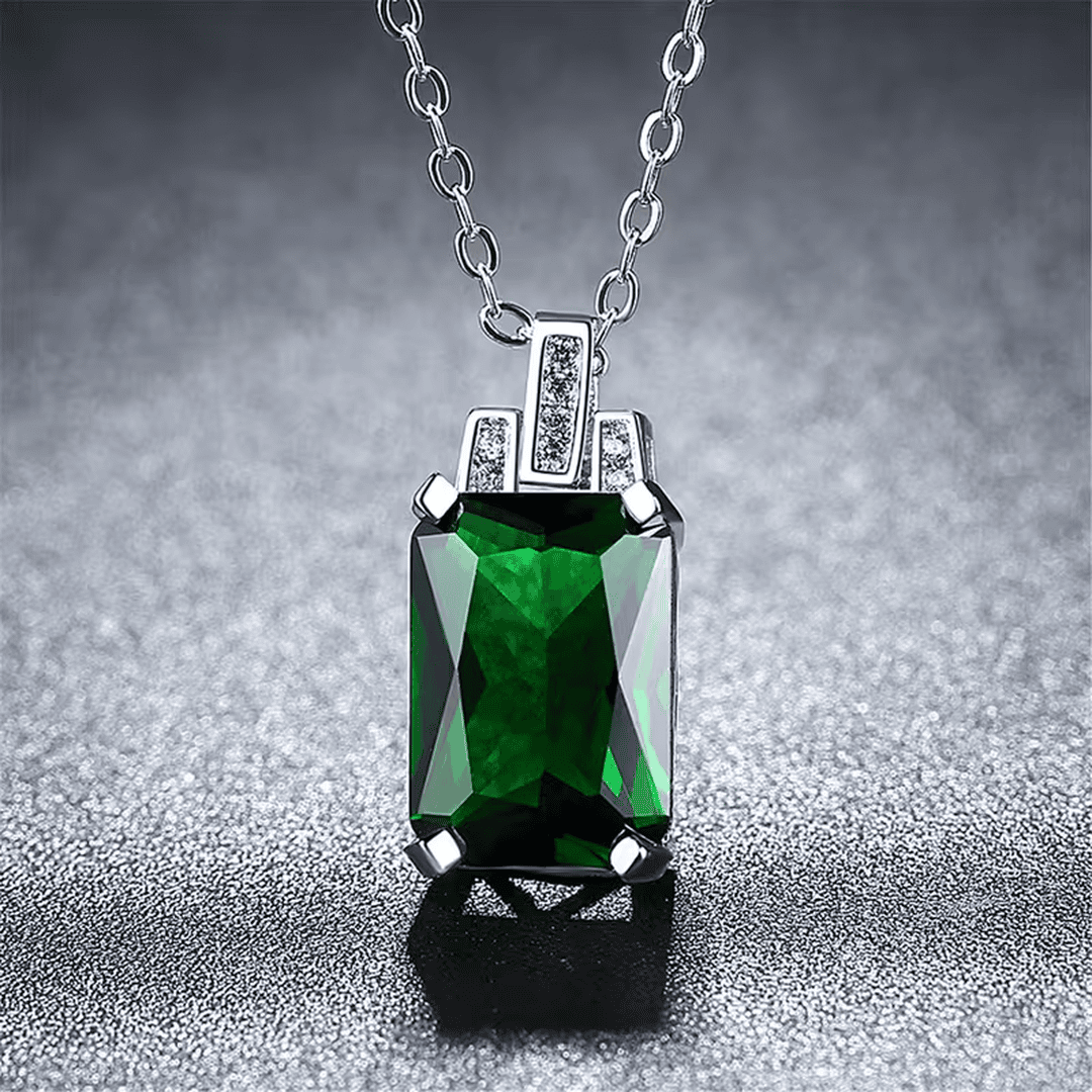 Collier urbain en émeraude baguette