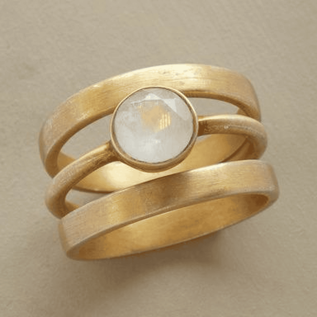 Bague Vintage en Or avec Incrustation de Pierre de Lune