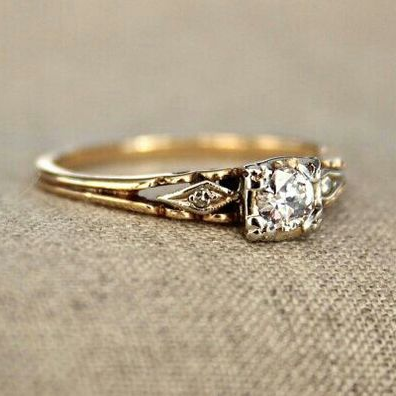 Fine Vintage Gold Ring with Zirconia