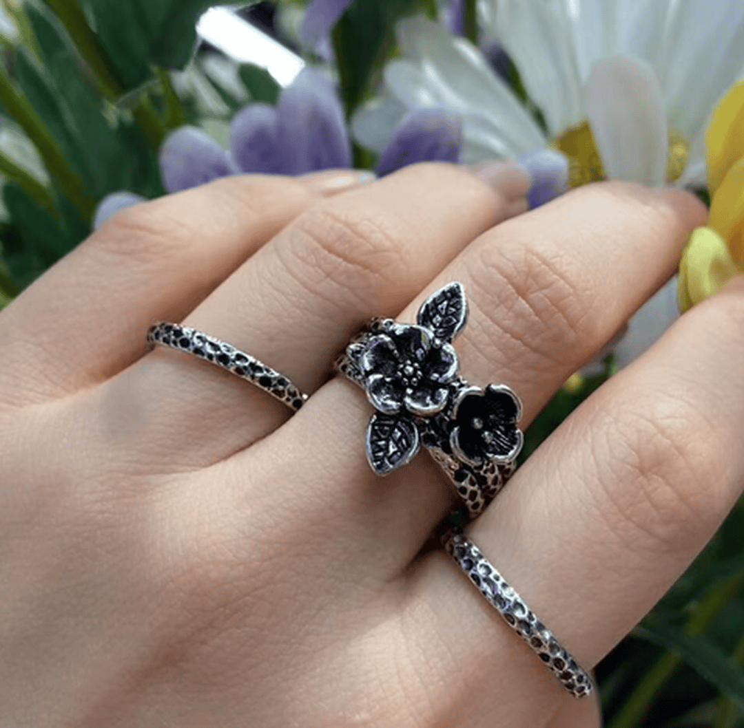 Bague en Argent Multicouche avec Fleurs Vintage