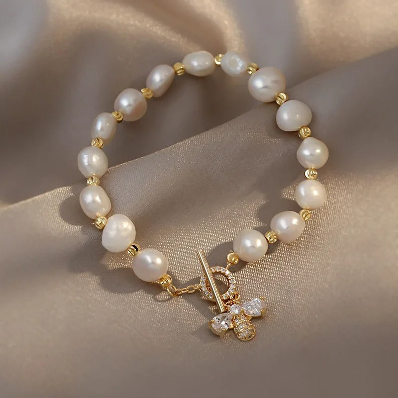 Bracelet Charme Papillon en Or et Perles de Cristal