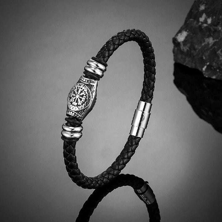 Bracelet viking en cuir noir tressé avec compas