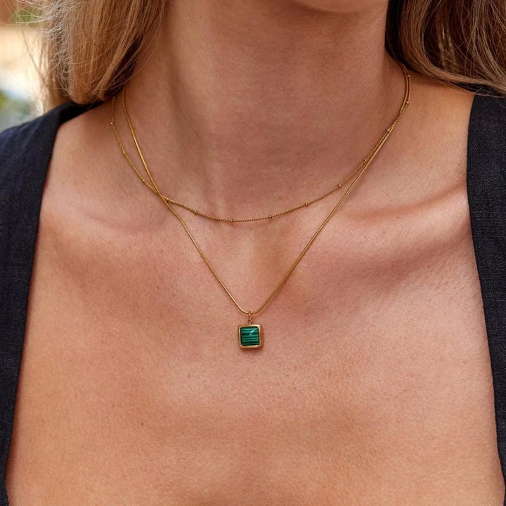 Collier Chic en Or à Couches Élégantes