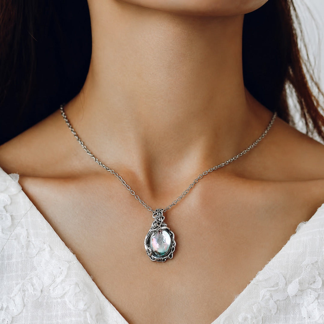 Collier en quartz aura argent vieilli