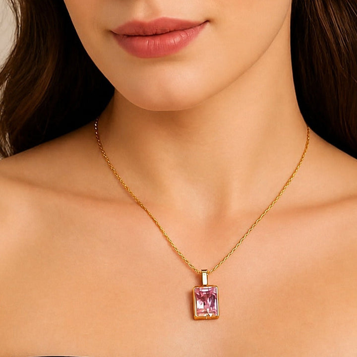 Collier Pendentif Élégance Dorée