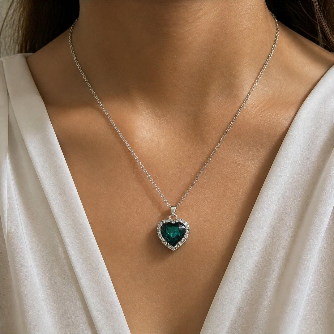 Pendentif Héritage en Émeraude en Forme de Cœur