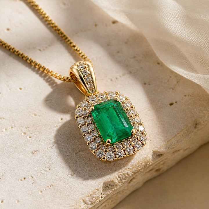Collier Bohémien en Émeraude Dorée