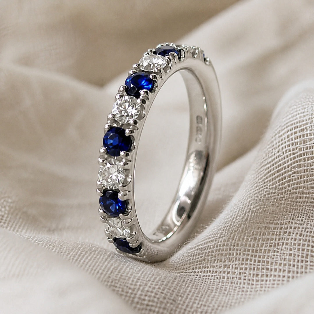 Bague Énonciatrice en Saphir Lumineux