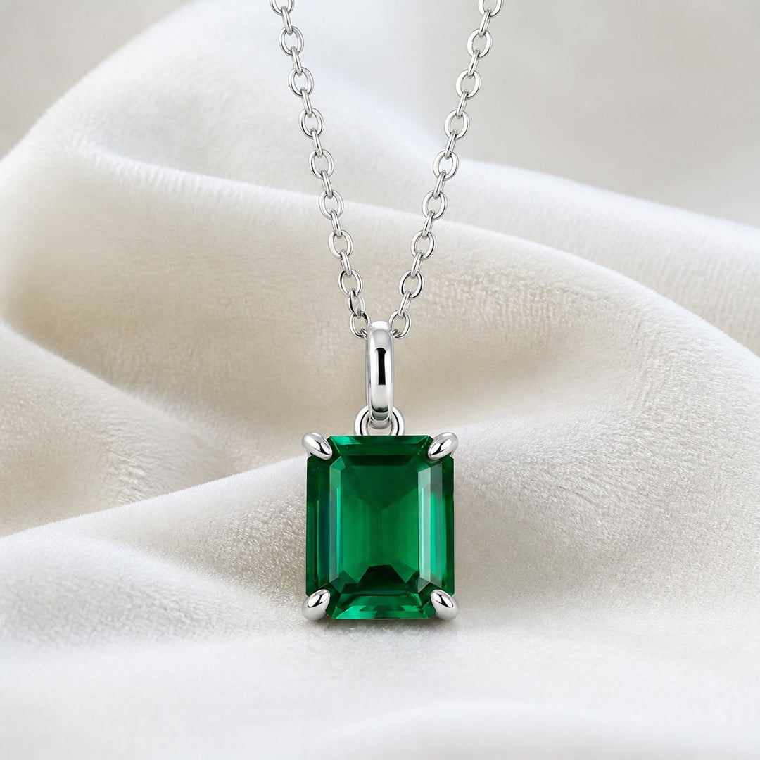 Collier Héritage en Or Blanc avec Émeraude