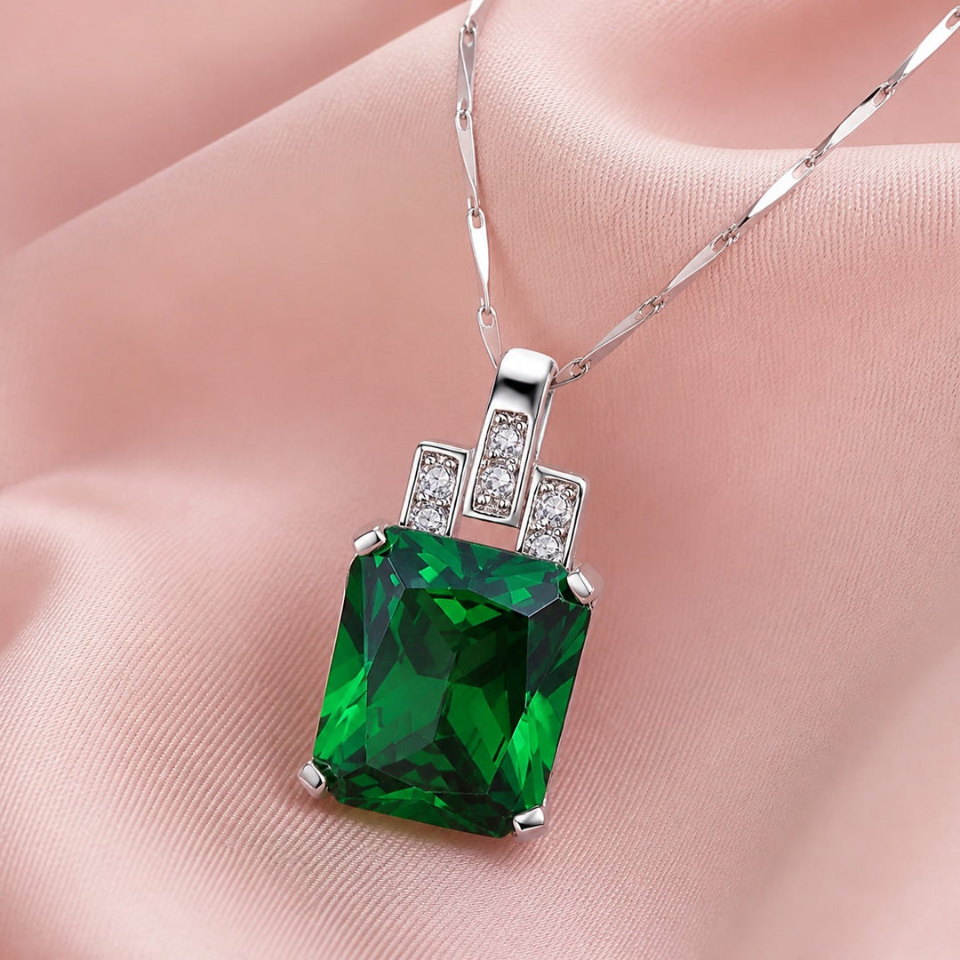 Collier Éternel en Or Blanc avec Émeraude