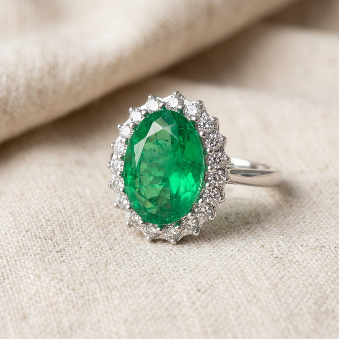 Bague Halo en Émeraude Ovale