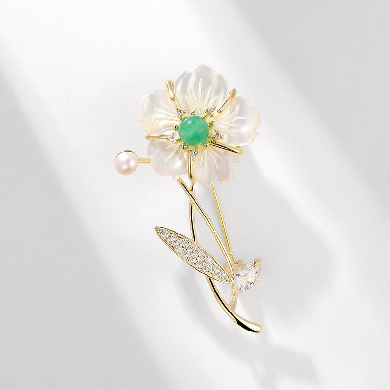 Broche en forme de fleur en perles