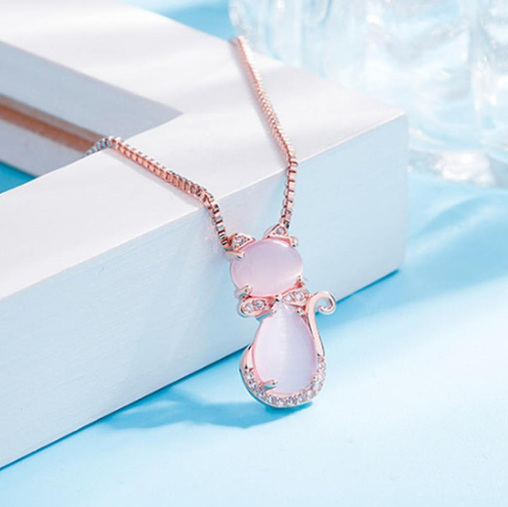 Collier de chat en pierre rose adorable avec zircon