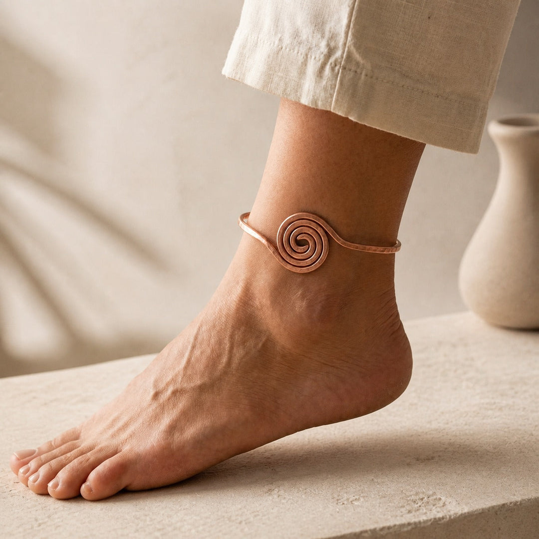 Bracelet de cheville en cuivre Coil Aura