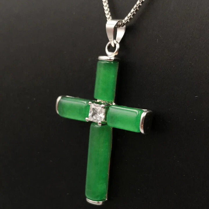 Collier croix en zirconium et jade