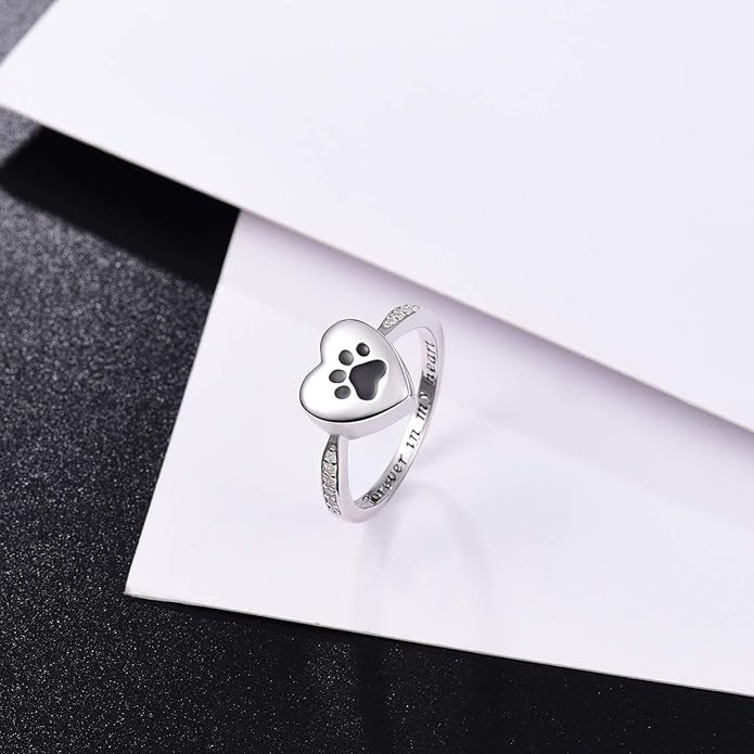 Bague Urne en Cœur avec Empreinte de Patte – Bijoux Commémoratifs pour Animaux