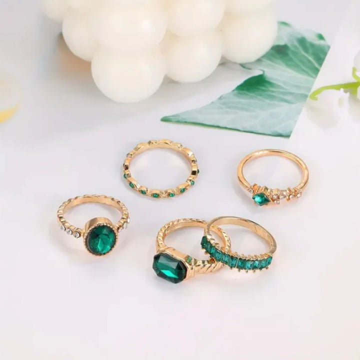 Exquisite Emerald Gold Ring Zarina